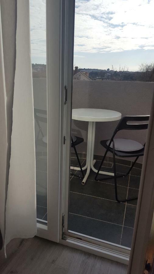 Luna Apartment Pula Luaran gambar