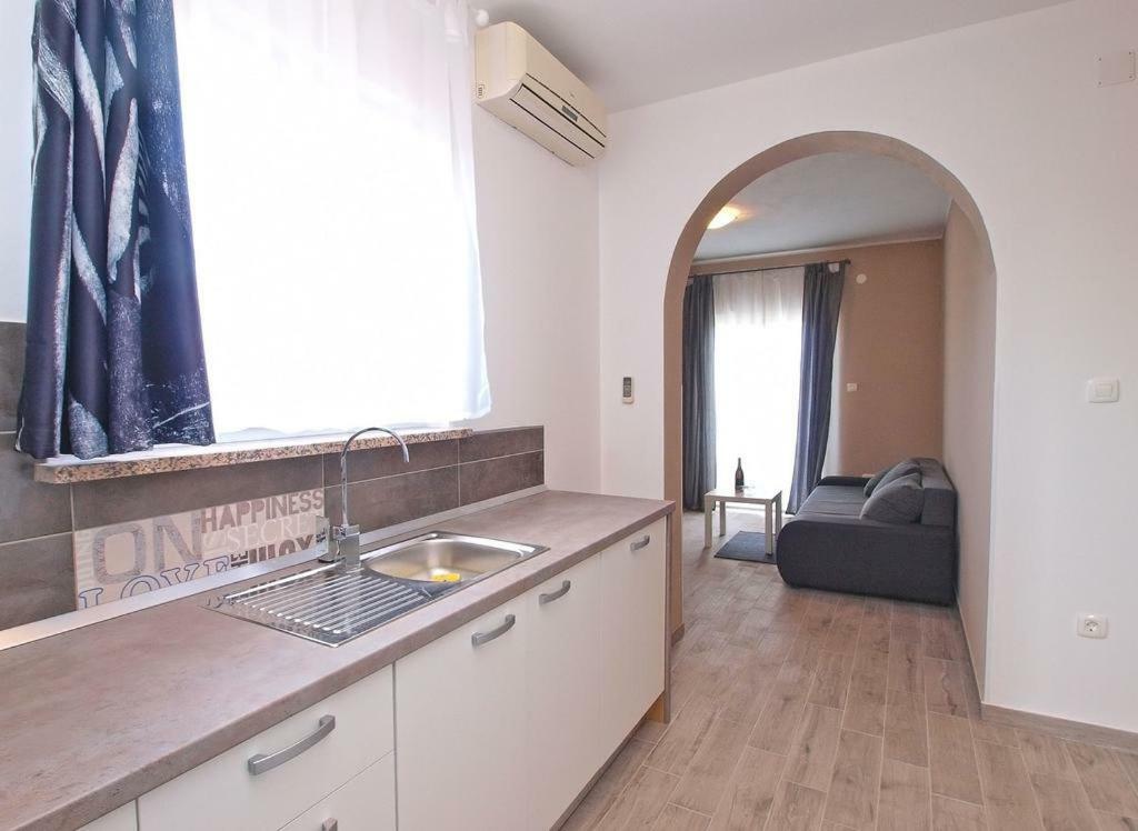 Luna Apartment Pula Luaran gambar