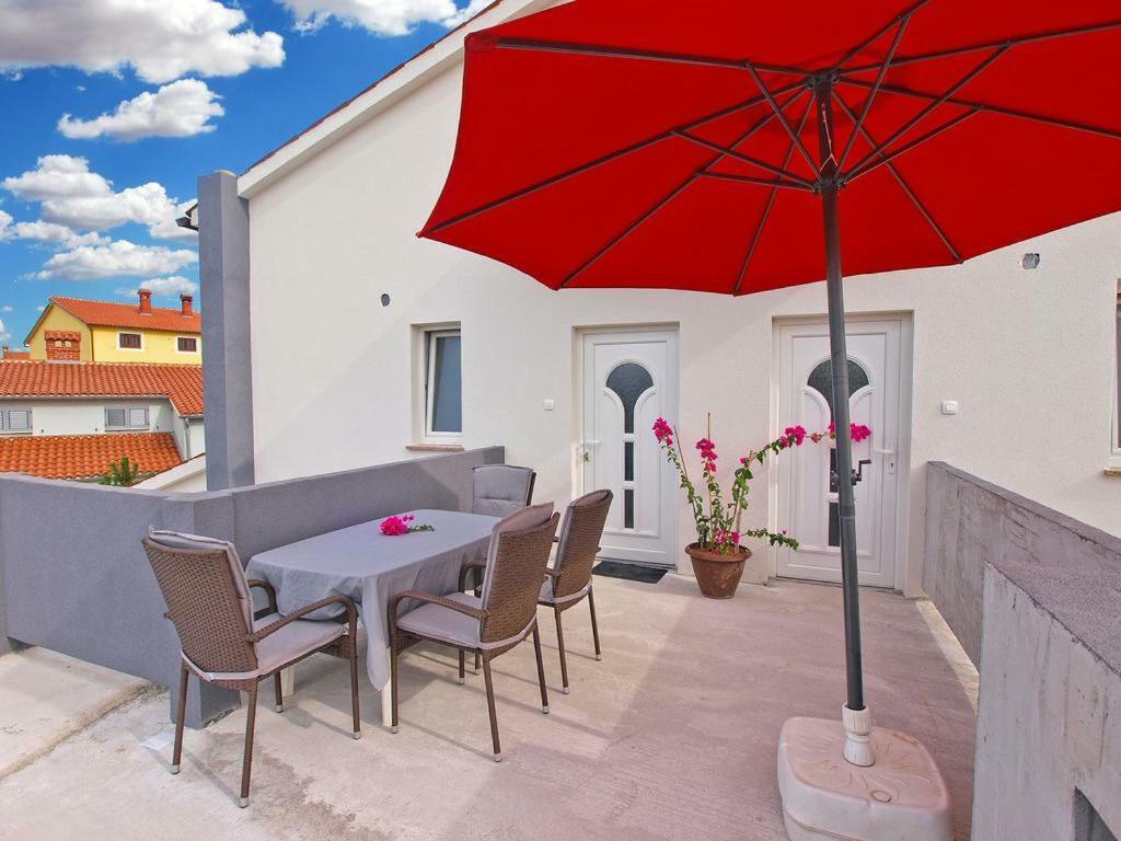 Luna Apartment Pula Luaran gambar