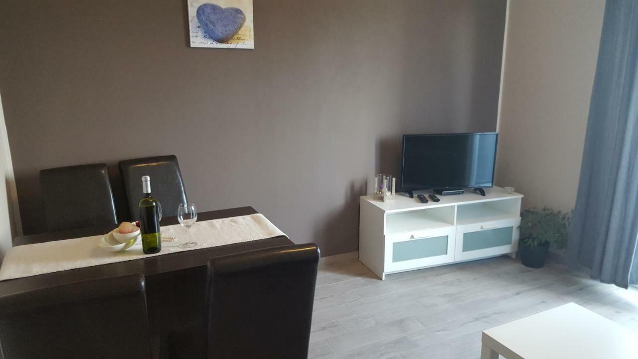 Luna Apartment Pula Luaran gambar